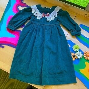 Vintage Dark Green Girls' Dress with White Lace Collar and Plaid Bow Corduroy